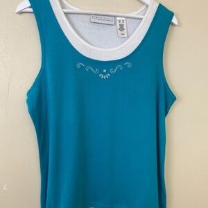 First Issue/Liz Claiborne co. Top. Green. Sz XL